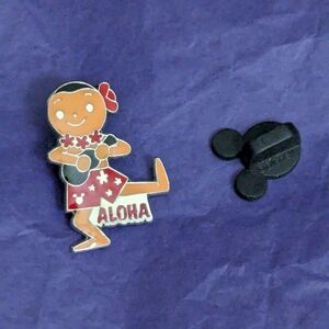 2014 Disney "It's a Small World Aloha!" Hidden Mickey Trading pin